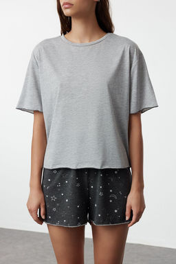 Trendyolmilla Gri Melanj Galaksi Desenli Baby Overlok Detayl? Sortlu Orme Pijama Tak?m? THMSS24PT00203 фото 23