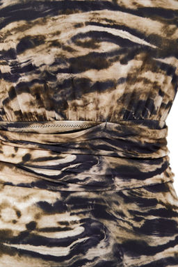 TRENDYOLMILLA Zebra Desenli Tek Omuz Drapeli Regular Mayo TBESS25MA00042 фото 11