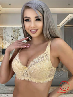 Бюстгальтер с тонким поролоном на косточках