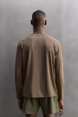 BASIC TECHNICAL LONG SLEEVE T-SHIRT
