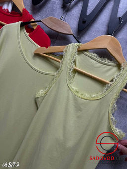 Свободный лонгслив и майка из трикотажа