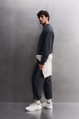 RELAXED FIT CREW NECK SWEATSHIRT