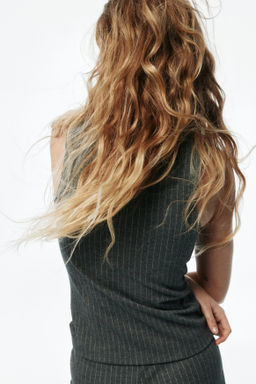 Top de punto con escote drapeado - H&m фото 3