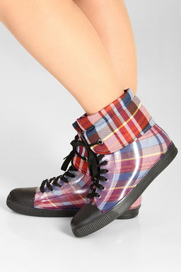 Резиновые ботинки в клетку