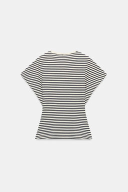 CAMISETA ENTALLADA RAYAS / Rayas