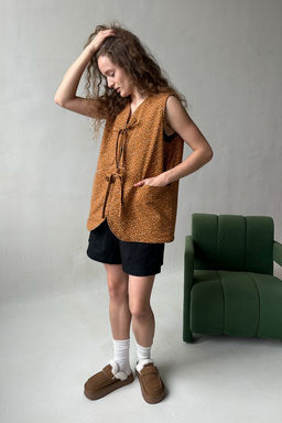 Жилет стеганый HOME109/01/Коричневый, белый