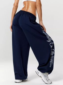 Спортивные брюки свободного кроя