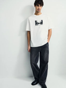 Футболка с нашивкой на груди / Zarina