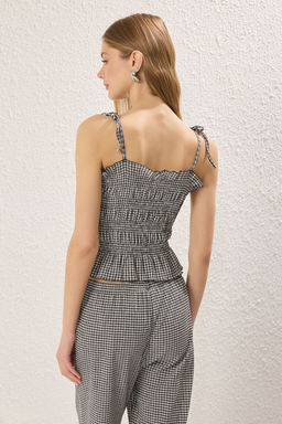 K?rm?z? Poti Kare Dokulu Fitted/Vucuda Oturan Gipeli Esnek Orme Bluz TWOSS25BZ00224 - Trendyolmilla фото 8