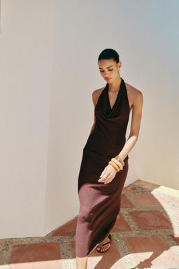 FALDA MIDI PUNTO RIB HILO METALIZADO / Marr?n