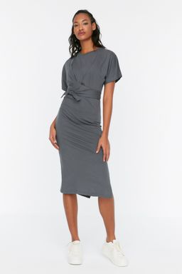 Antrasit %100 Pamuk Bele Oturan Y?rtmac ve Baglama Detayl? Midi Orme Kalem Elbise TWOSS21EL0404