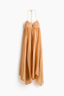 Vestido halter con escote coraz?n