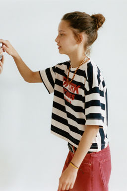 CAMISETA RAYAS ESTAMPADO NY / Rayas