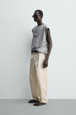 CAMISETA TANK RELAXED FIT BORDADO / Gris vigor?