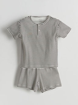 ?izgili Erkek Bebek Ti??rt ve ?ort 2li