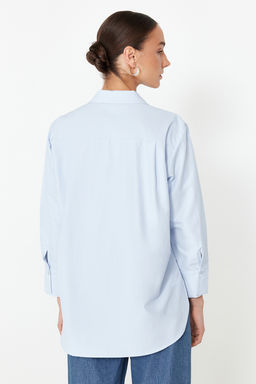 TRENDYOLMILLA Ac?k Mavi Onu Tas Detayl? Regular Normal Kal?p Dokuma Gomlek TWOSS24GO00069 фото 6