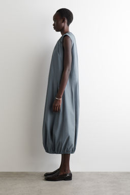 VESTIDO MIDI ESTILO GLOBO