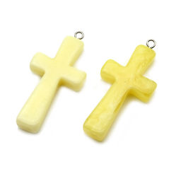 Крестик на шею из янтаря 20*38мм цв.молочный