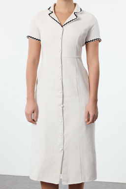 TRENDYOLMILLA Ekru Aksesuar Detayl? Midi Tuvit Dokuma K?sl?k Gomlek Elbise TWOSS24EL01127  фото 4