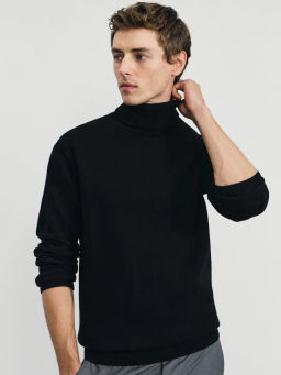 Свитер relax fit с высоким горлом / Zarina