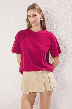 Visne Curugu %100 Suprem Oversize/Genis Kesim Asimetrik S?rt Detayl? Orme T-Shirt TWOSS25TS00040