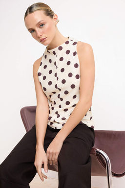 Ekru Puantiyeli Fitted/Vucuda Oturan Saten Orme Bluz TWOSS26BZ00430