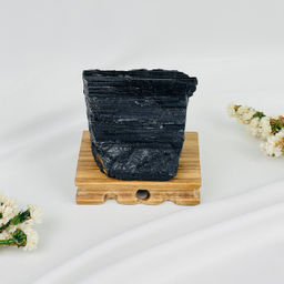 Кристалл необработанного Турмалина (Шерл)