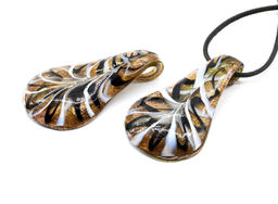 Кулон из муранского стекла Лист 33*55мм цв.черный