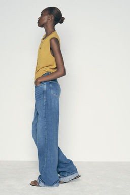 PLAIN KNIT TOP WITH GOLDEN BUTTONS - Zara фото 3