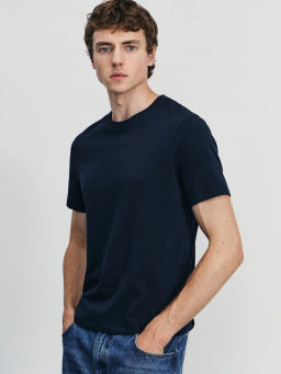 Базовая футболка slim fit / Zarina