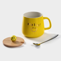 Кружка керамическая «Смайл», 350 мл, с деревянной крышкой и ложкой, цвет и рисунок МИКС