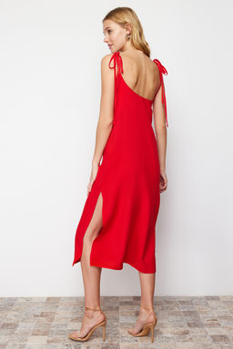 K?rm?z? Duz Kesim Y?rtmacl? Ask?l? Midi Dokuma Elbise TWOSS23EL00413