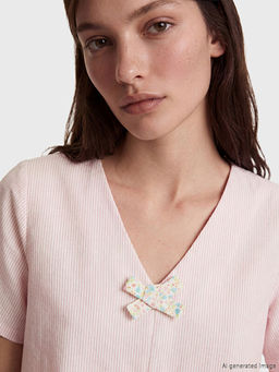 V Yaka Fiyonklu Kad?n Pijama Tak?m