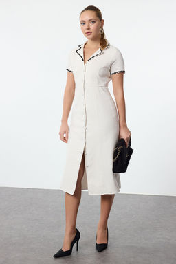 TRENDYOLMILLA Ekru Aksesuar Detayl? Midi Tuvit Dokuma K?sl?k Gomlek Elbise TWOSS24EL01127