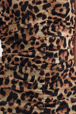 TRENDYOLMILLA Cok Renkli Vucuda Oturan Leopar Desenli Drapeli Orme Tul S?k Abiye Elbise TPRSS24EL00058