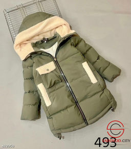 Пальто для девочки с карманами