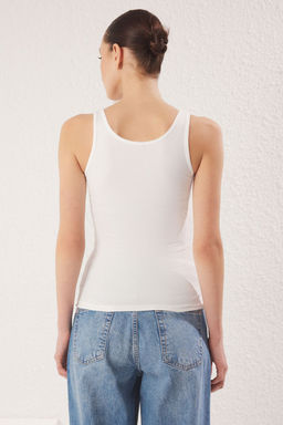 Ekru Dugmeli Fitted/Vucuda Oturan Pamuklu Esnek Fitilli Orme Atlet TWOSS24AL00015