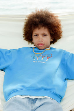 SUDADERA BORDADO TENIS / Azul?n