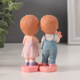 Набор фигурок полистоун Парочка с сердцем и с букетом, 2 шт., 7?6.5?11 см