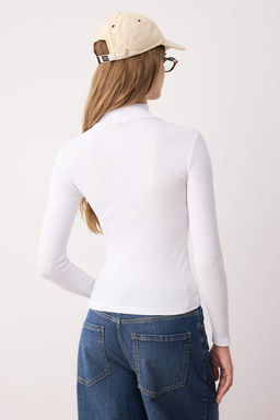 Beyaz Fitted/Vucuda Oturan Dik Yaka Uzun Kol Fitilli Esnek Orme Bluz TWOAW21BZ0423
