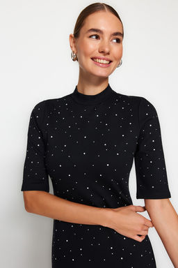 TRENDYOLMILLA Siyah Tas Detayl? Skater/Belden Ac?lan K?sa Kollu Mini Orme Kalem Elbise TWOAW24EL00395  фото 2