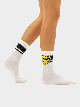 Цена за 5 пар! Носки мужские белые с рисунком в виде надписи REAL MAN