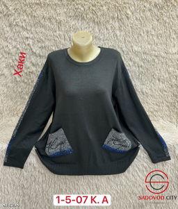 Свитер женский со стразами