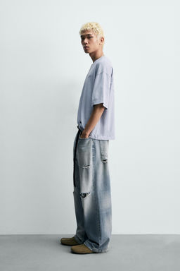 CAMISETA BOXY FIT PARCHES COMBINADOS / Azul claro