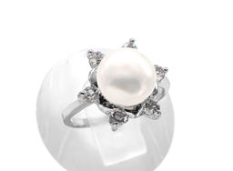 Кольцо с жемчугом и стразами, белый