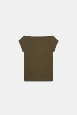 CAMISETA CUELLO BARCO / Khaki