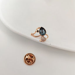 Брошь-значок с кристаллами Swarovski - Vel vett фото 3