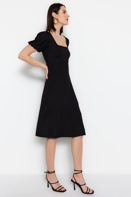 TRENDYOLMILLA Siyah Kare Yaka Balon Kol A-Line Y?rtmac Detayl? Burumcuk/Dokulu Midi Orme Elbise TWOSS23EL01533  фото 2