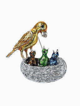 Брошь «Птица с  птенцами» гнездо, цветная в серебре