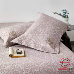 Покрывало на кровать с двумя наволочками